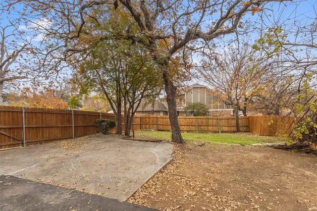 $430,000 | 4 Hickory Hills Boulevard, Hickory Creek, TX 75065