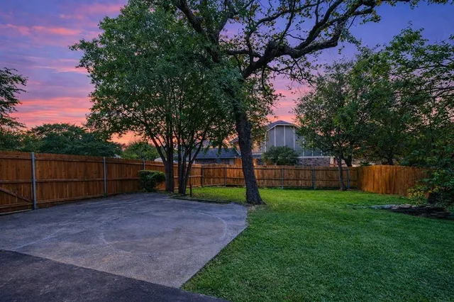 $430,000 | 4 Hickory Hills Boulevard, Hickory Creek, TX 75065