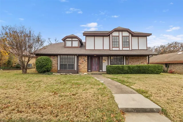 $430,000 | 4 Hickory Hills Boulevard, Hickory Creek, TX 75065