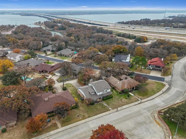 $430,000 | 4 Hickory Hills Boulevard, Hickory Creek, TX 75065