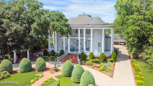$1,275,000 | 623 East Main Street, New Iberia, LA 70560