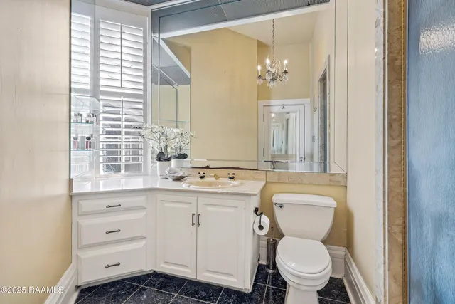 $1,275,000 | 623 East Main Street, New Iberia, LA 70560