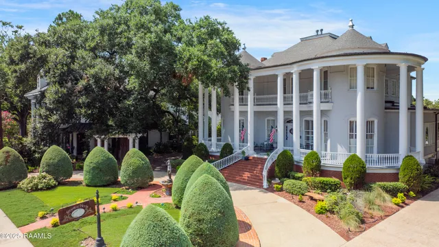 $1,275,000 | 623 East Main Street, New Iberia, LA 70560