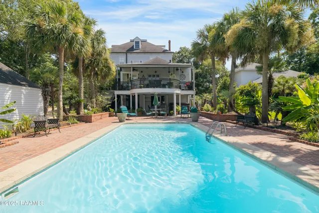 $1,275,000 | 623 East Main Street, New Iberia, LA 70560