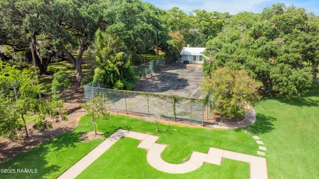 $1,275,000 | 623 East Main Street, New Iberia, LA 70560