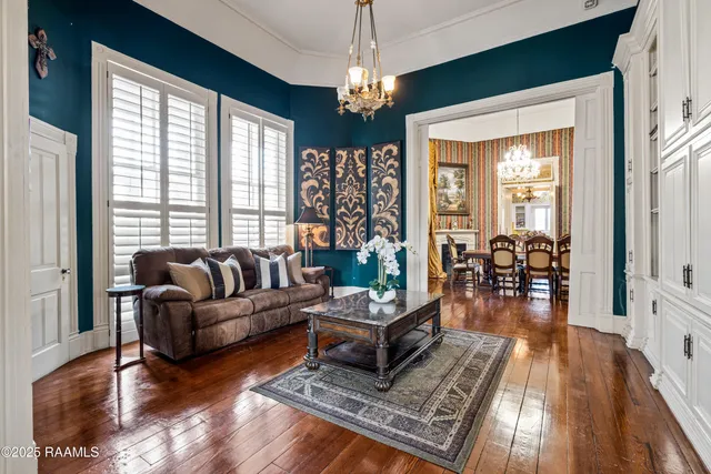 $1,275,000 | 623 East Main Street, New Iberia, LA 70560