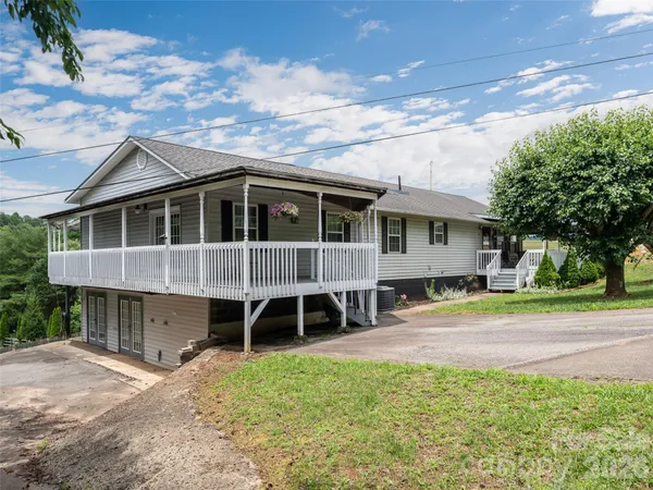 $575,000 | 9 Coquina Lane, Marshall, NC 28753