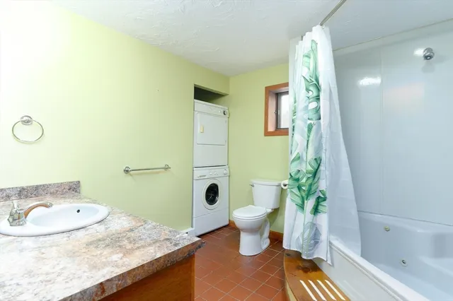 $465,000 | 8 Elm Street, North Brookfield, MA 01535