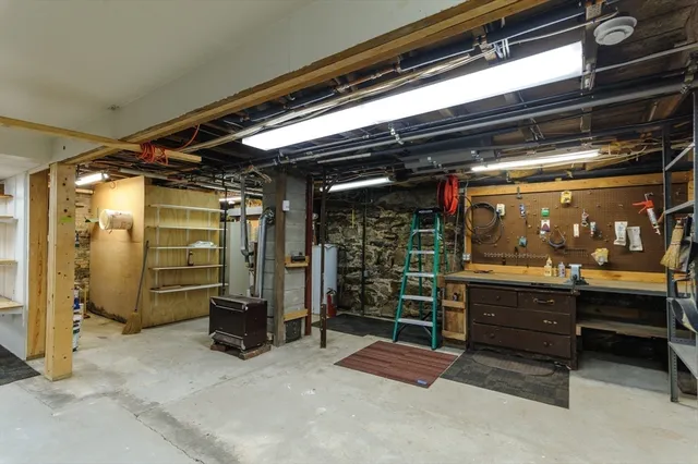 $465,000 | 8 Elm Street, North Brookfield, MA 01535