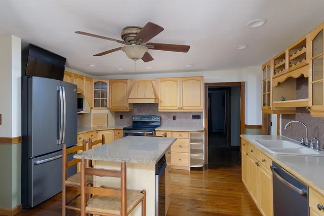 $465,000 | 8 Elm Street, North Brookfield, MA 01535