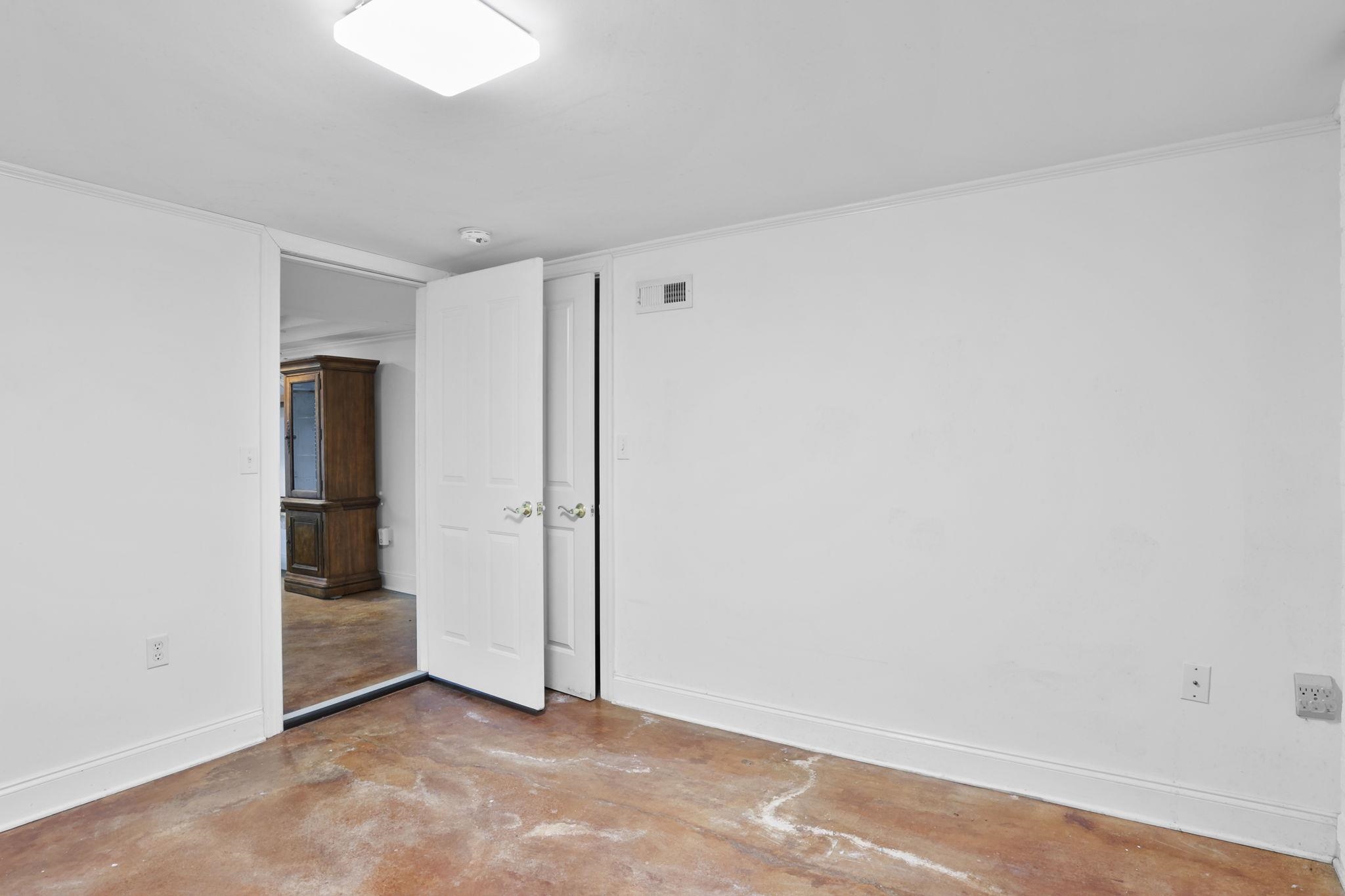 250 Thompson Road Taylors, SC 29687 - Photo 22 of 33