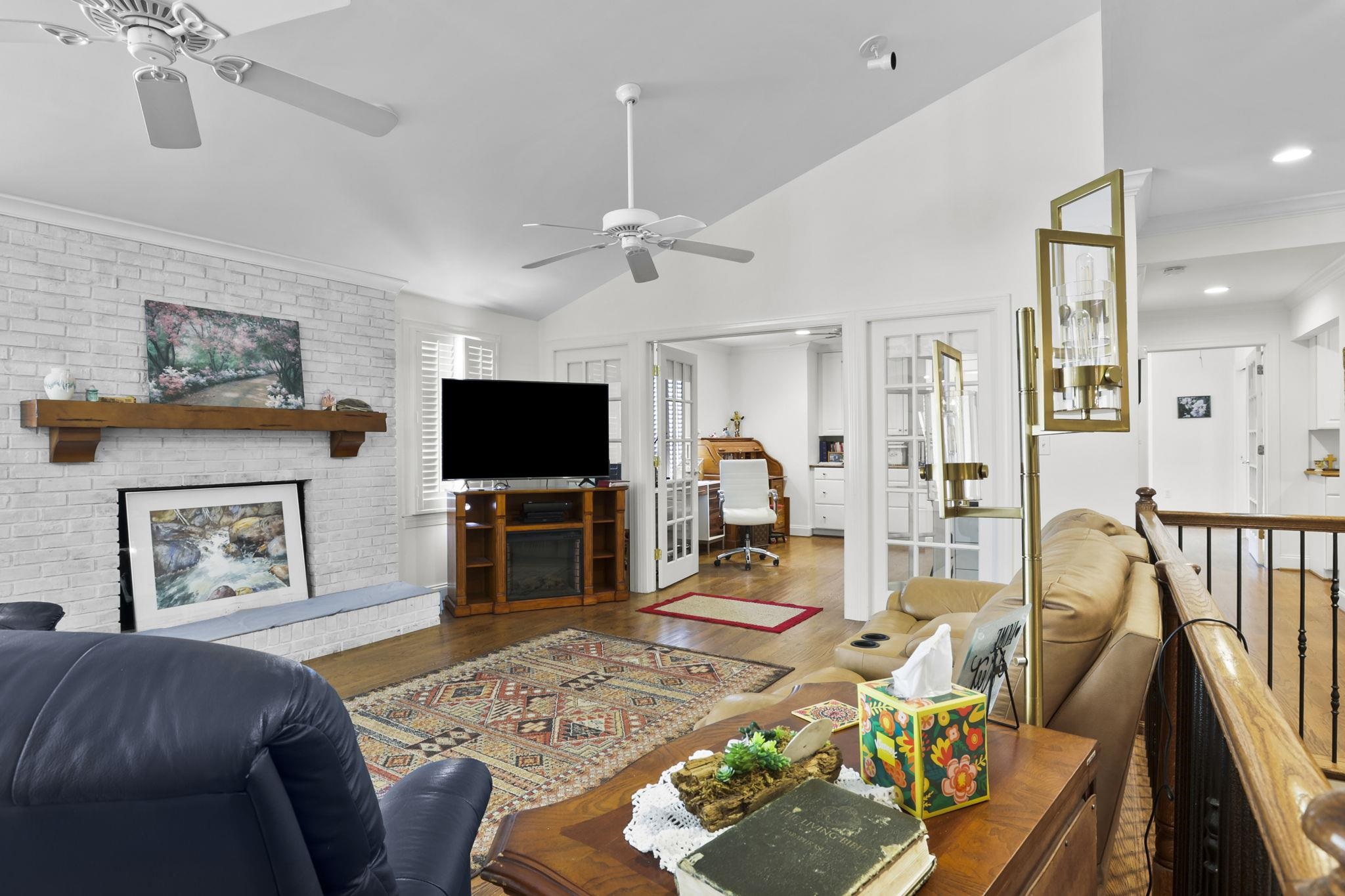 250 Thompson Road Taylors, SC 29687 - Photo 4 of 33