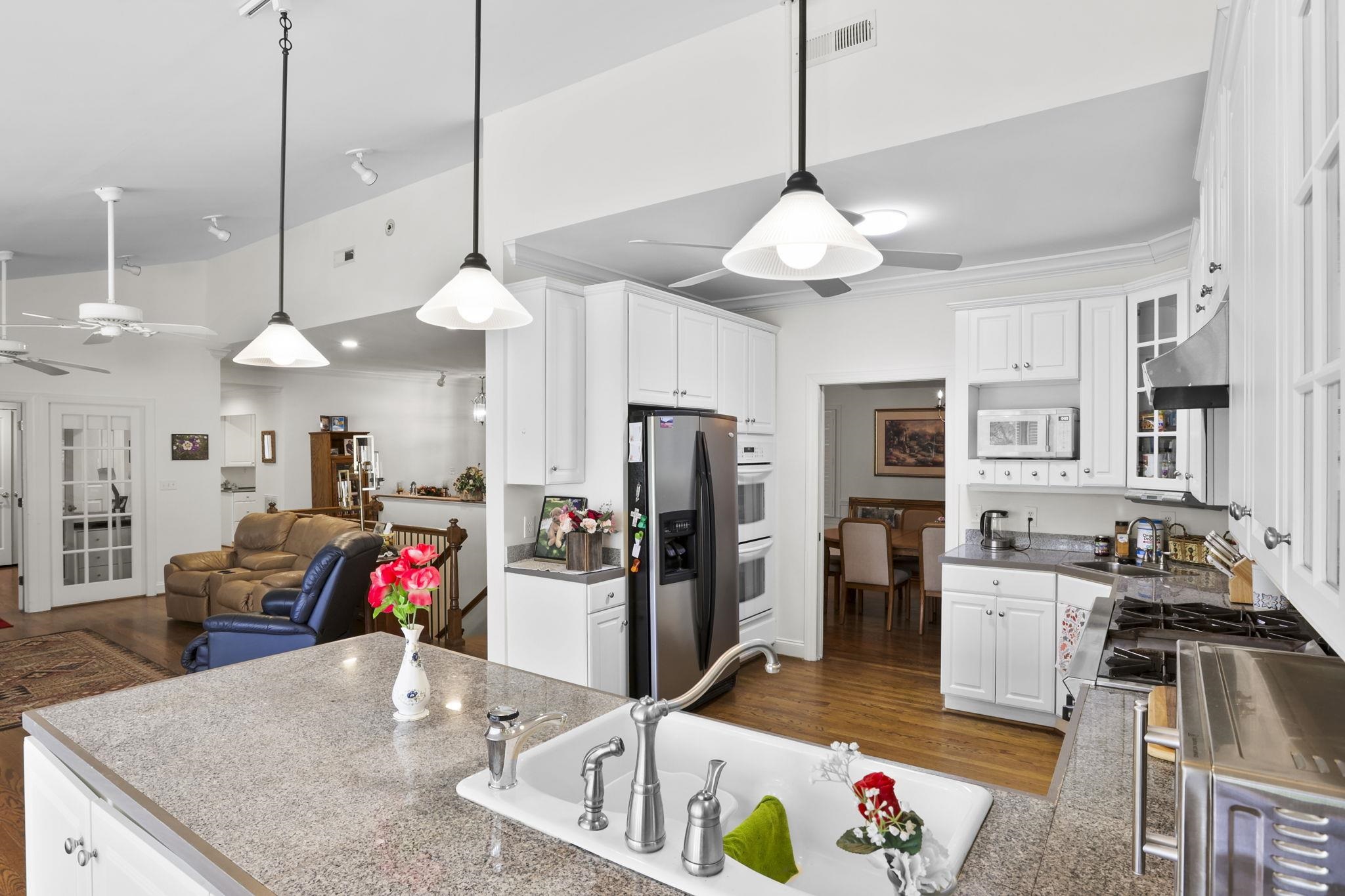 250 Thompson Road Taylors, SC 29687 - Photo 6 of 33