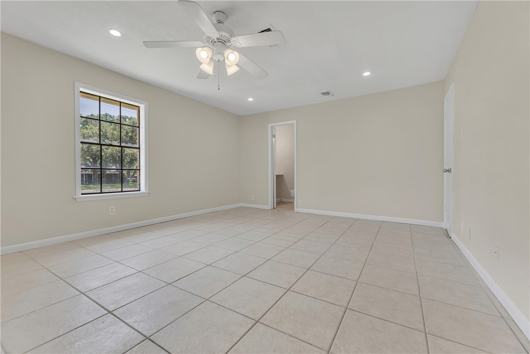 2201 Barak Lane Bryan, TX 77802 - Photo 10 of 19