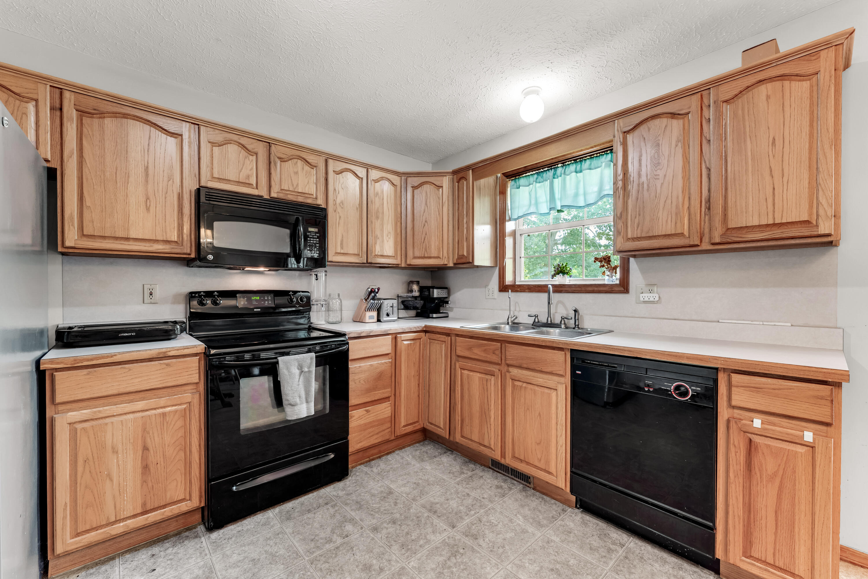 433 Devonshire Street Nixa, MO 65714 - Photo 8 of 39 Devonshire-13-5
