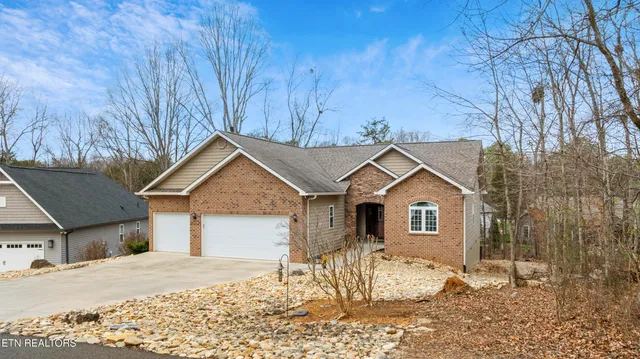 $469,000 | 112 Gadusi Circle, Loudon, TN 37774