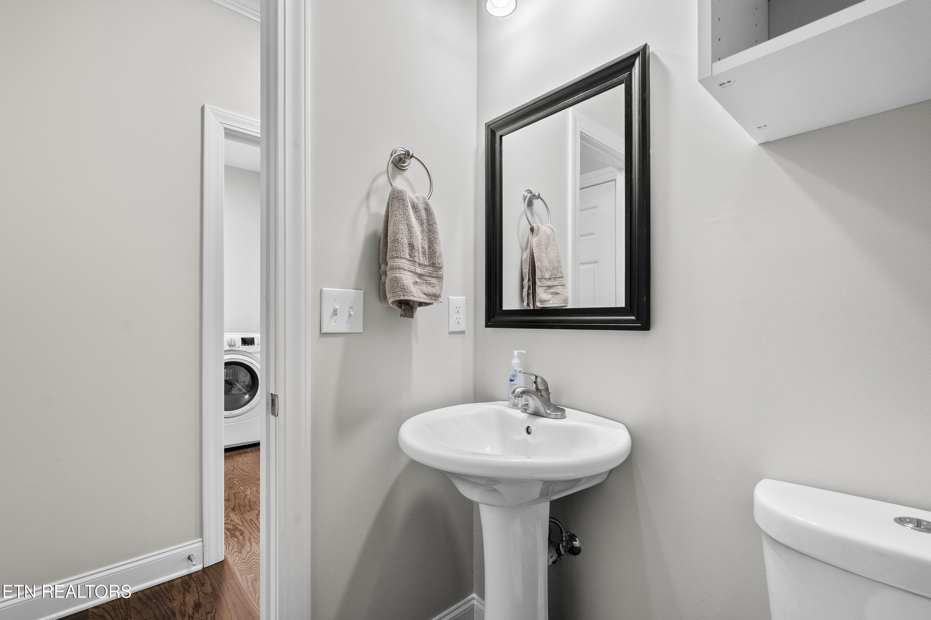 112 Gadusi Circle Loudon, TN 37774 - Photo 18 of 36 Half-Bath