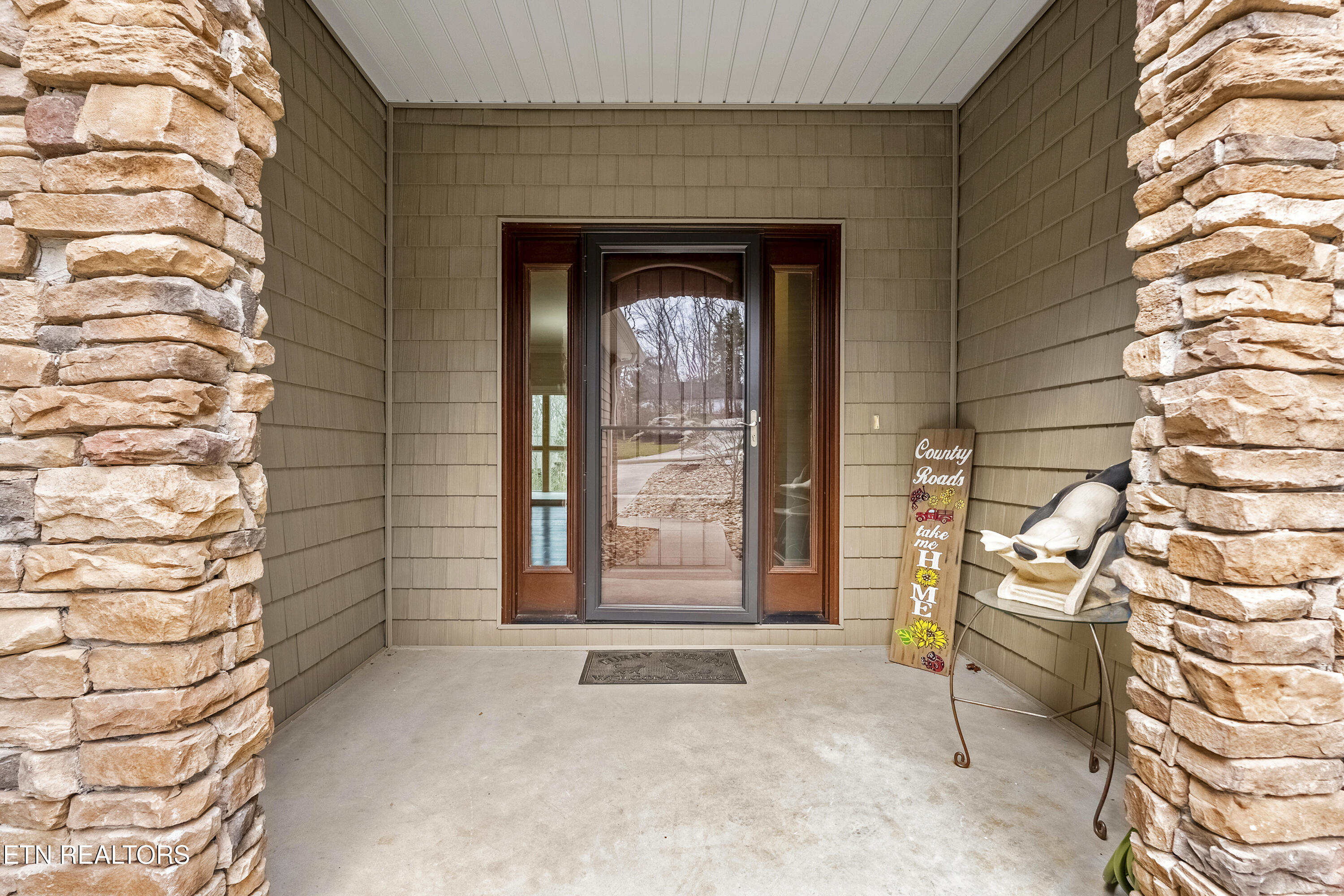 112 Gadusi Circle Loudon, TN 37774 - Photo 2 of 36 Front door