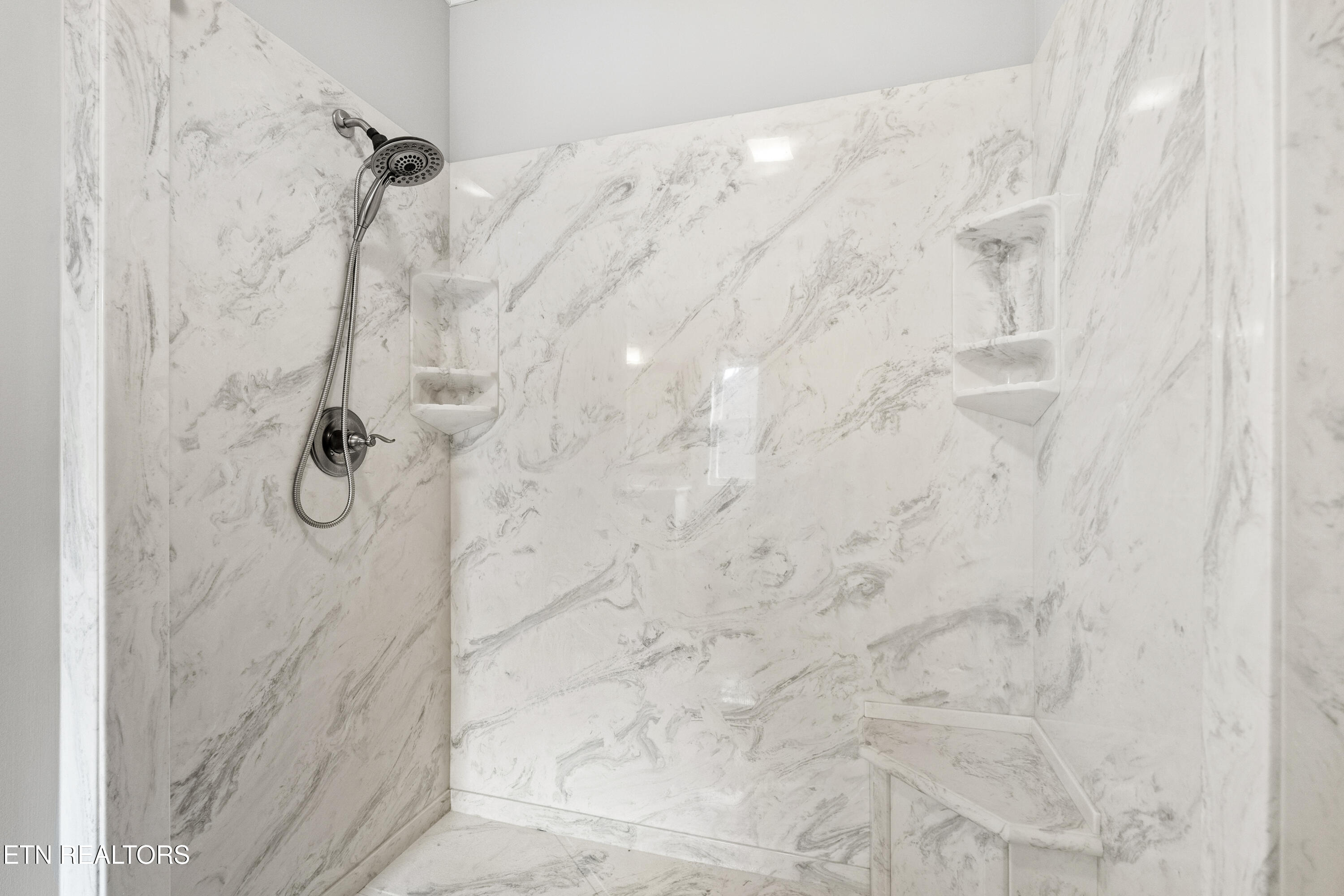 112 Gadusi Circle Loudon, TN 37774 - Photo 23 of 36 Primary Shower