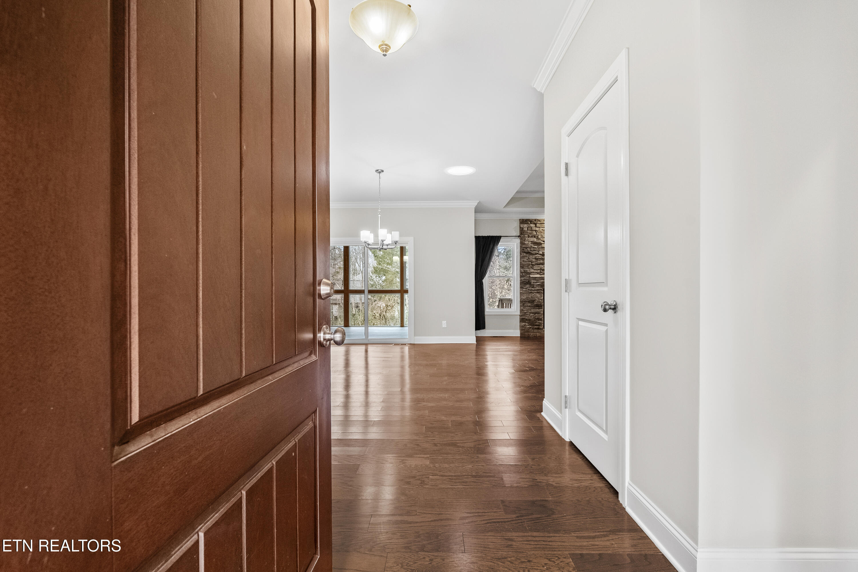 112 Gadusi Circle Loudon, TN 37774 - Photo 3 of 36 Front door Entry