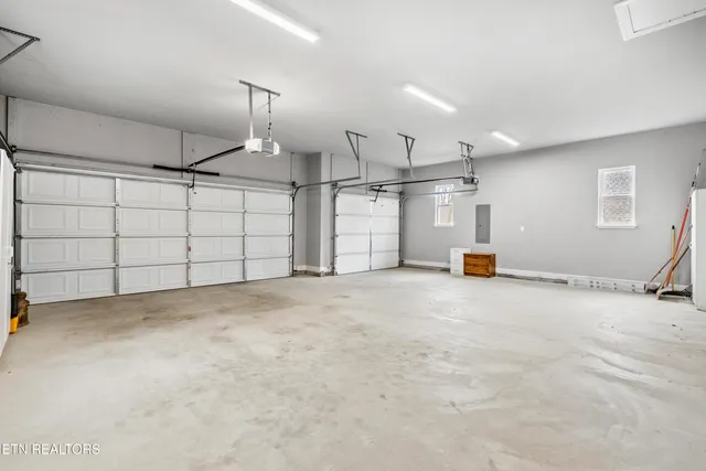 $469,000 | 112 Gadusi Circle, Loudon, TN 37774