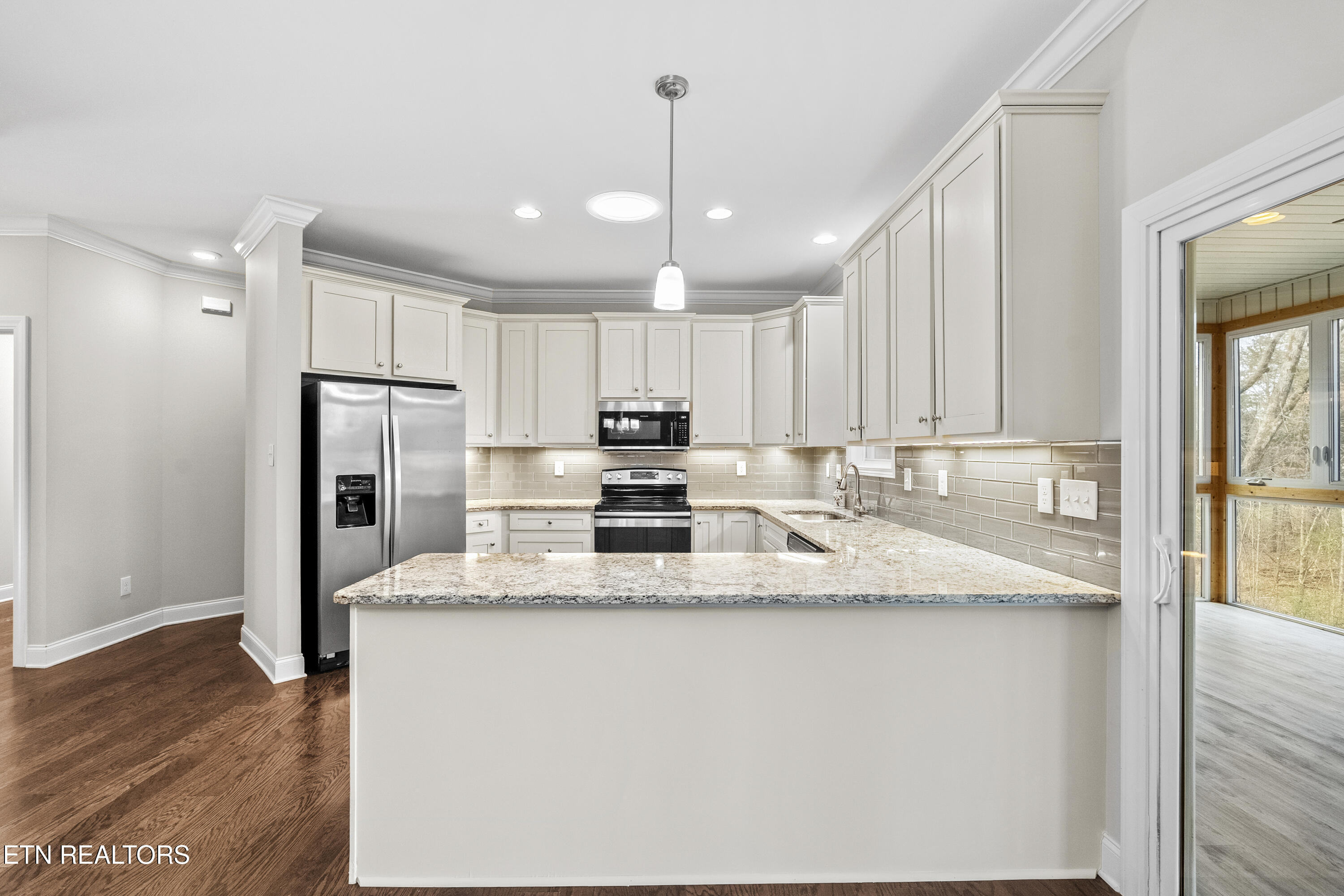 112 Gadusi Circle Loudon, TN 37774 - Photo 8 of 36 Kitchen