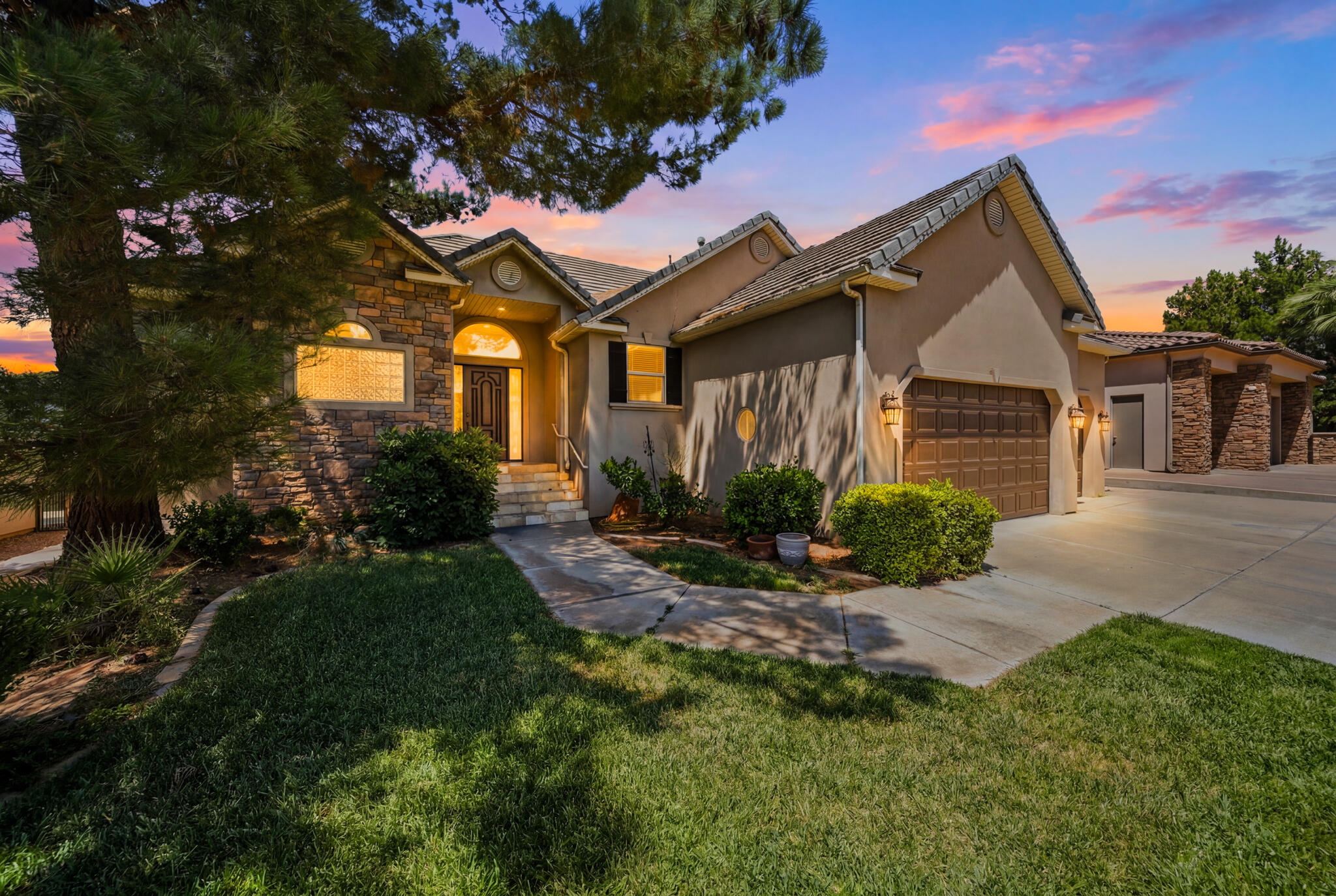 1727 Flagstone Road St. George, UT 84790 - Photo 1 of 46 DSC_2829_twilight_22fd233f_790609e8