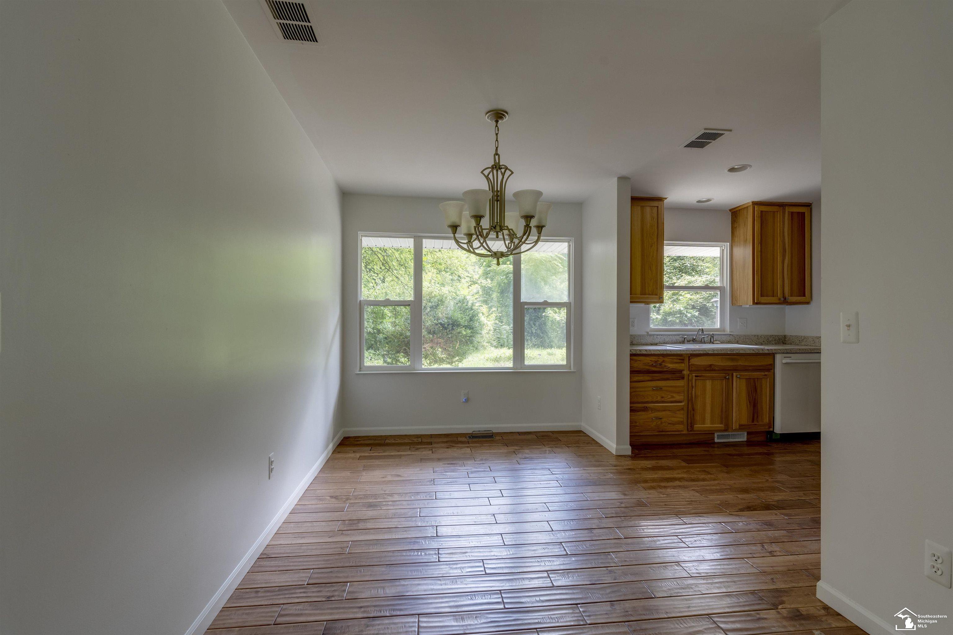 7718 Secor Road Lambertville, MI 48144 - Photo 6 of 26 50150356-4491c51f-04ee-4db8-9733-d3c39148e4b5.JPG