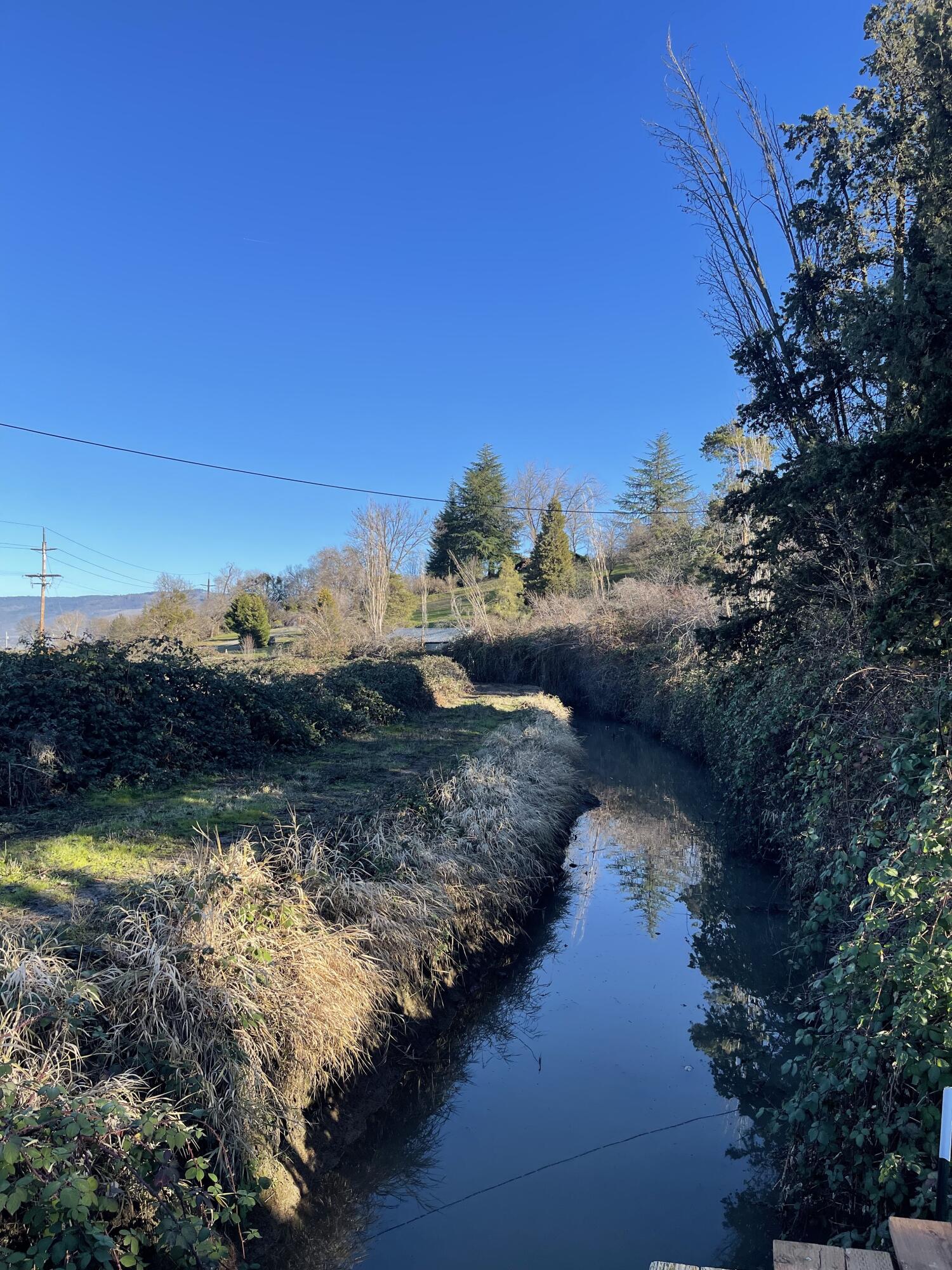 909 South Stage Road Medford, OR 97501 - Photo 63 of 63 Irrigation ditch
