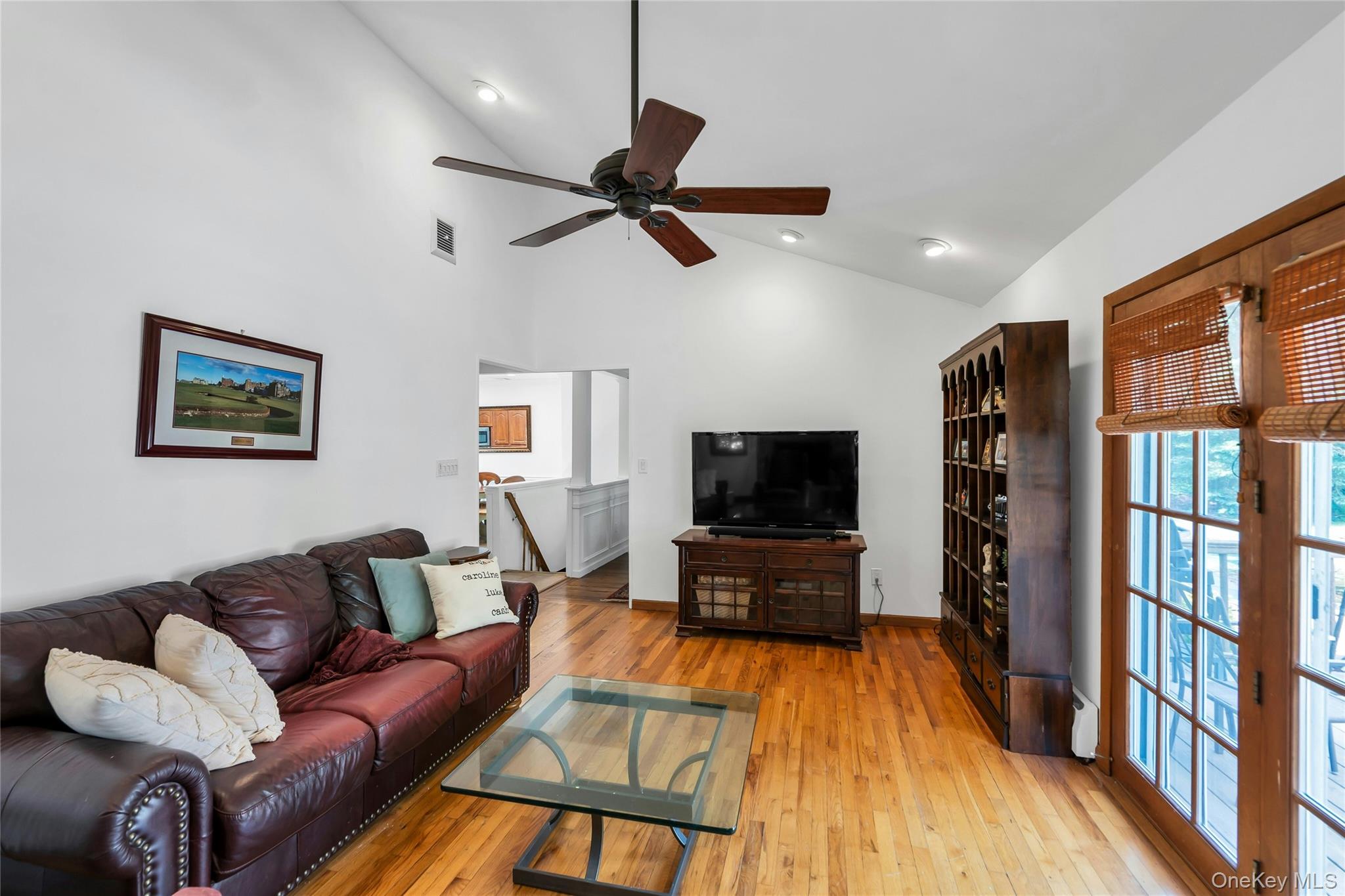 34 Aberdeen Road Smithtown, NY 11787 - Photo 11 of 38