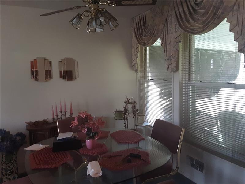 409 Lindsay Road Carnegie, PA 15106 - Photo 5 of 17 Gallery Image 5