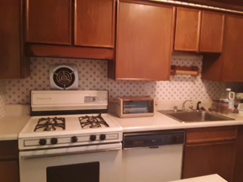 409 Lindsay Road Carnegie, PA 15106 - Photo 7 of 17 Gallery Image 7