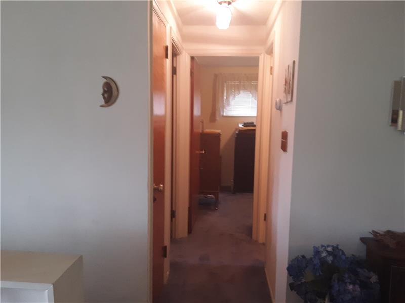 409 Lindsay Road Carnegie, PA 15106 - Photo 9 of 17 Gallery Image 9