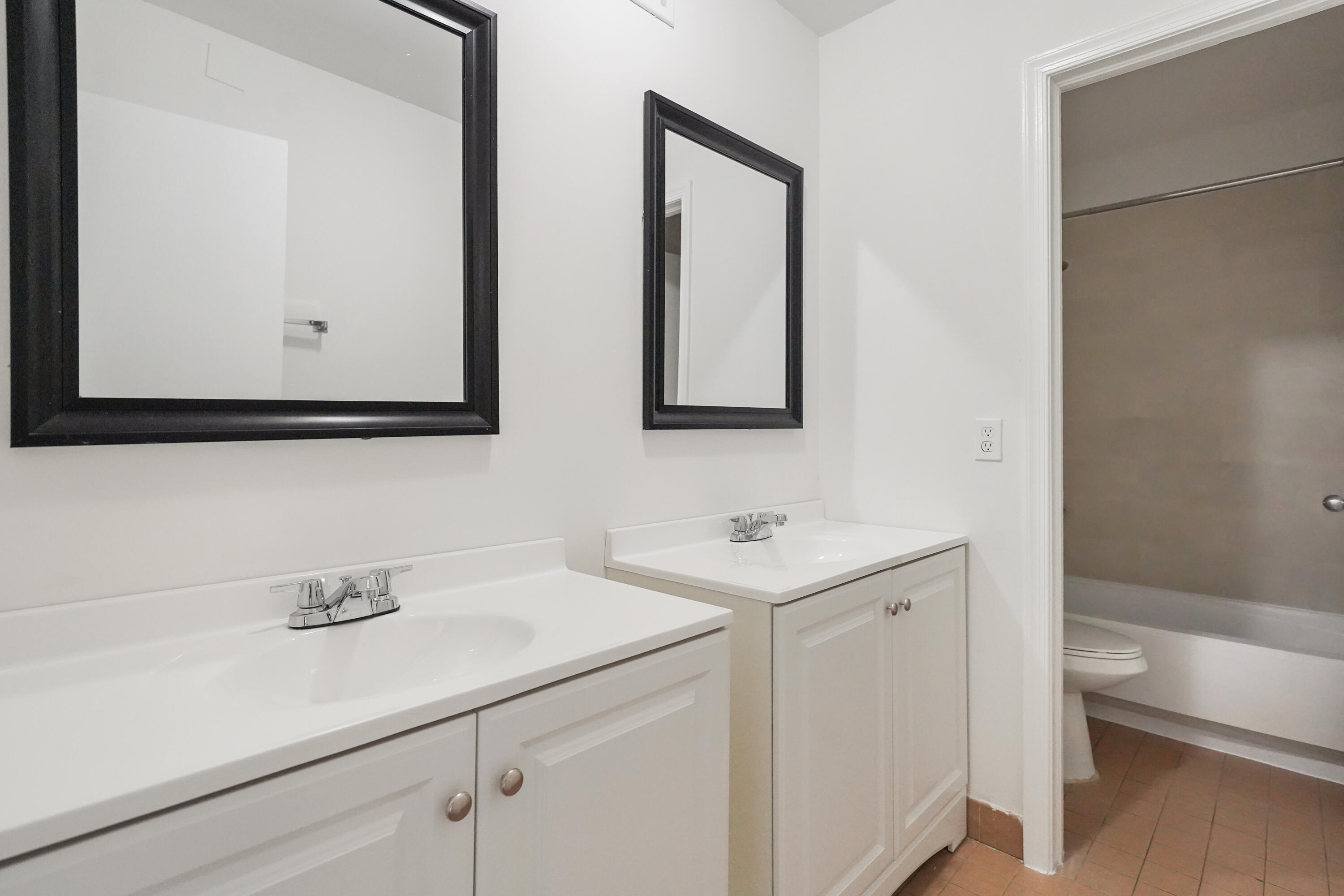 5070 Elmhurst Road, Unit F West Palm Beach, FL 33417 - Photo 14 of 16 5070 Elmhurst 2026 (13)