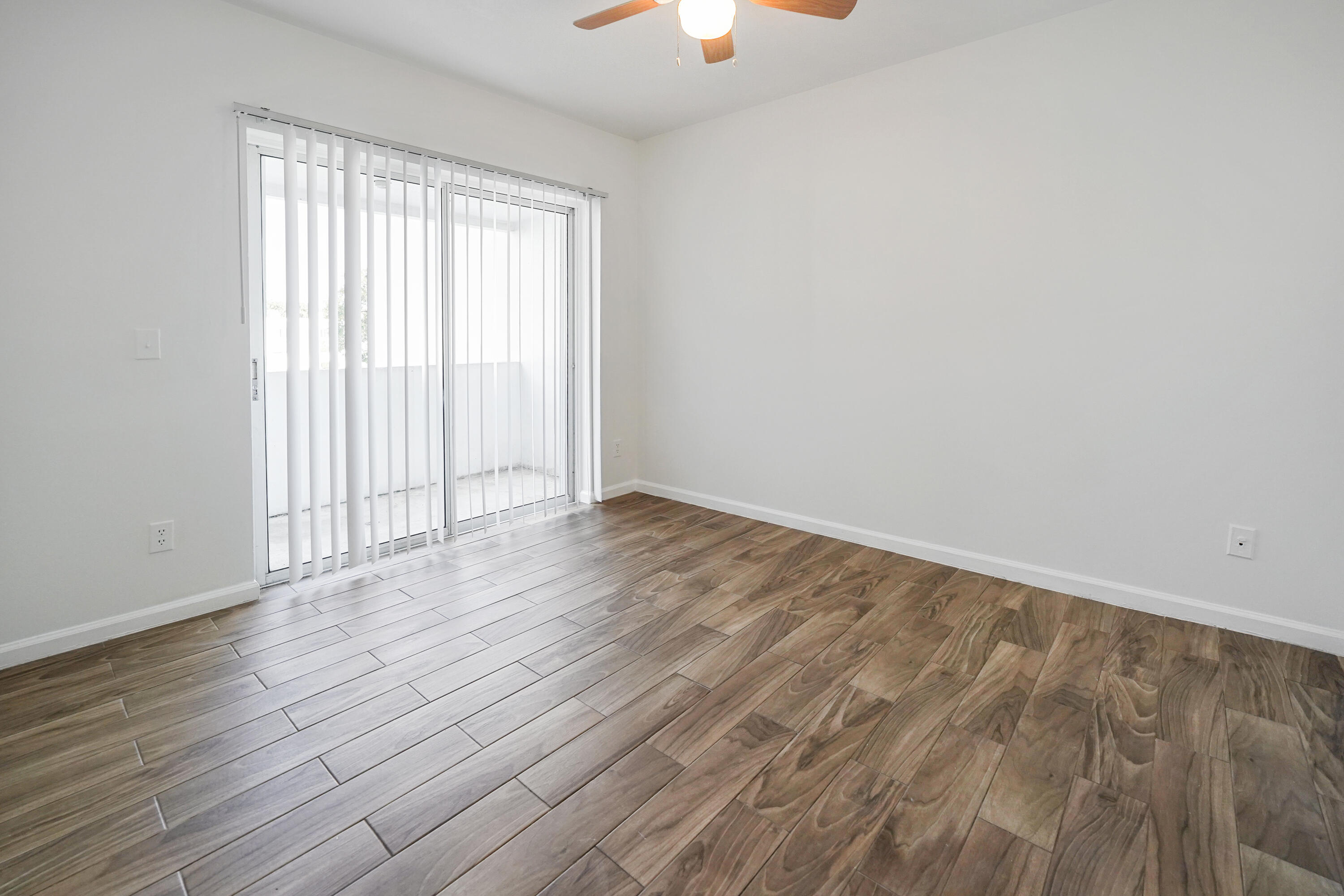 5070 Elmhurst Road, Unit F West Palm Beach, FL 33417 - Photo 10 of 16 5070 Elmhurst 2026 (9)