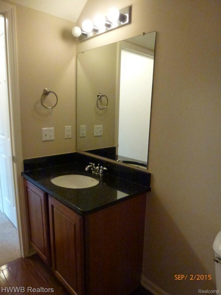 2266 Preserve Lane, Unit 30 Rochester, MI 48309 - Photo 26 of 44 Powder Room