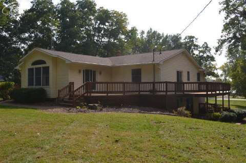 10574 Silver Lake Road Byron, MI 48418 - Photo 18 of 19 20373931-17.JPG