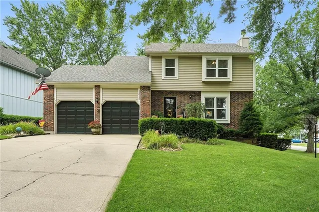$410,000 | 14915 West 84th Terrace, Lenexa, KS 66215