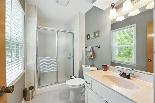 $410,000 | 14915 West 84th Terrace, Lenexa, KS 66215