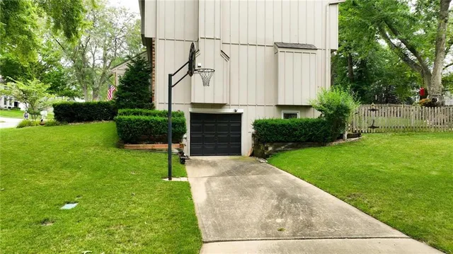 $410,000 | 14915 West 84th Terrace, Lenexa, KS 66215