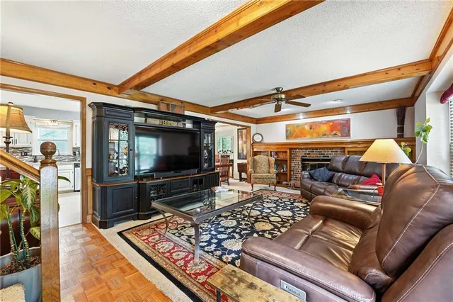 $410,000 | 14915 West 84th Terrace, Lenexa, KS 66215