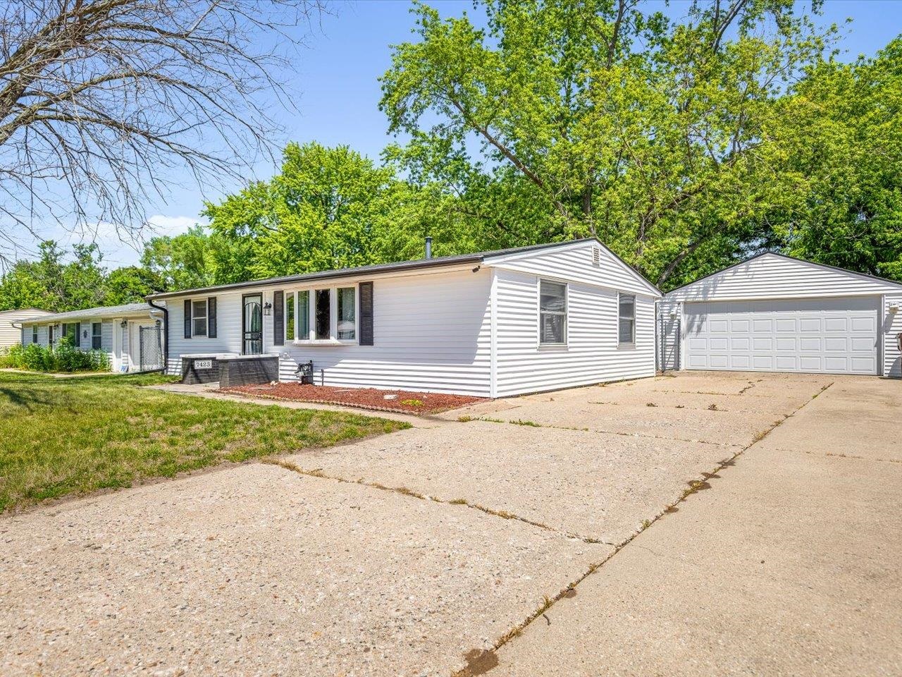 7423 Cadet Road Machesney Park, IL 61115 - Photo 1 of 33
