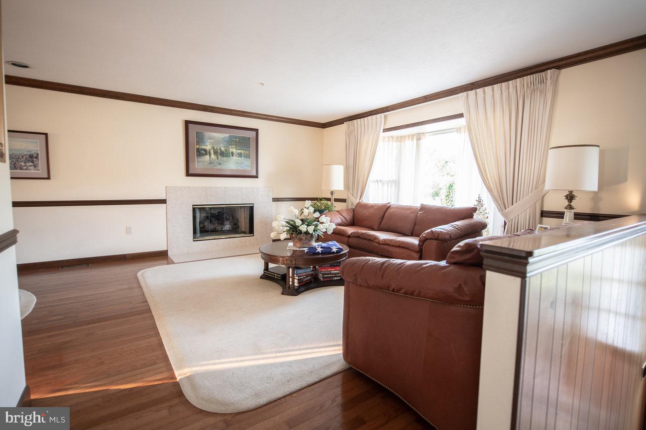 1041 Greenlea Road Hershey, PA 17033 - Photo 4 of 49 Gallery Image 4