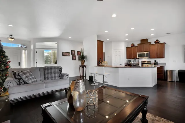 $458,900 | 3520 Humbug Drive, Anderson, CA 96007