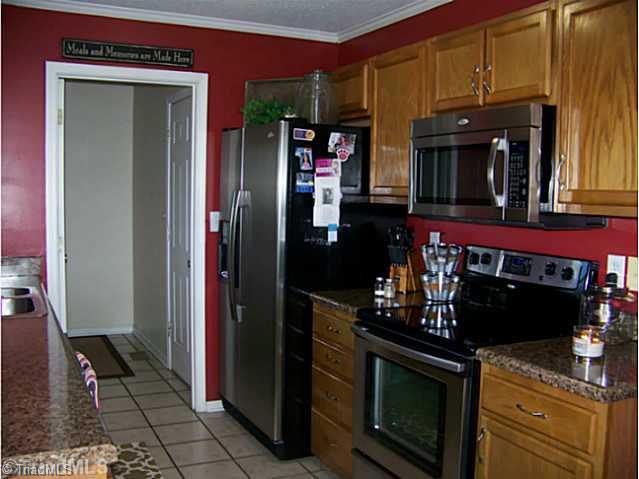 580 Carson Road Pilot Mountain, NC 27041 - Photo 7 of 16 Kitchen.
