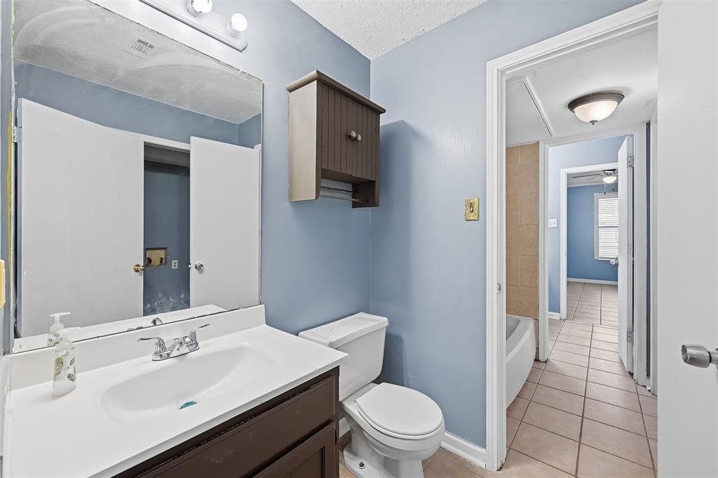 5809 Mansfield Road Arlington, TX 76017 - Photo 11 of 17