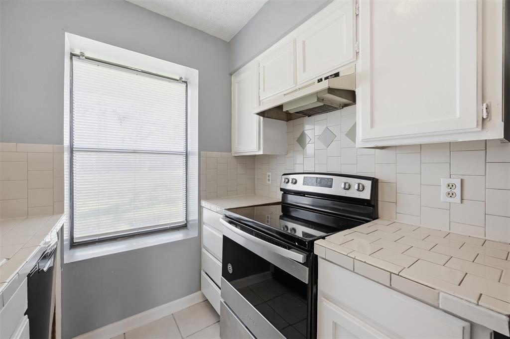 5809 Mansfield Road Arlington, TX 76017 - Photo 8 of 17