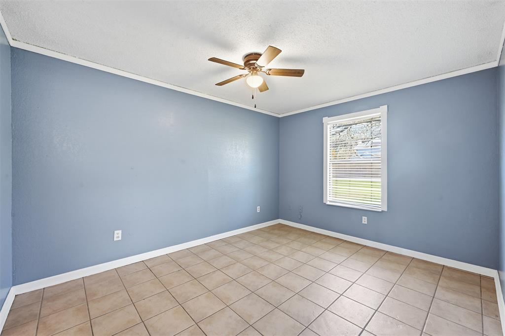 5809 Mansfield Road Arlington, TX 76017 - Photo 9 of 17