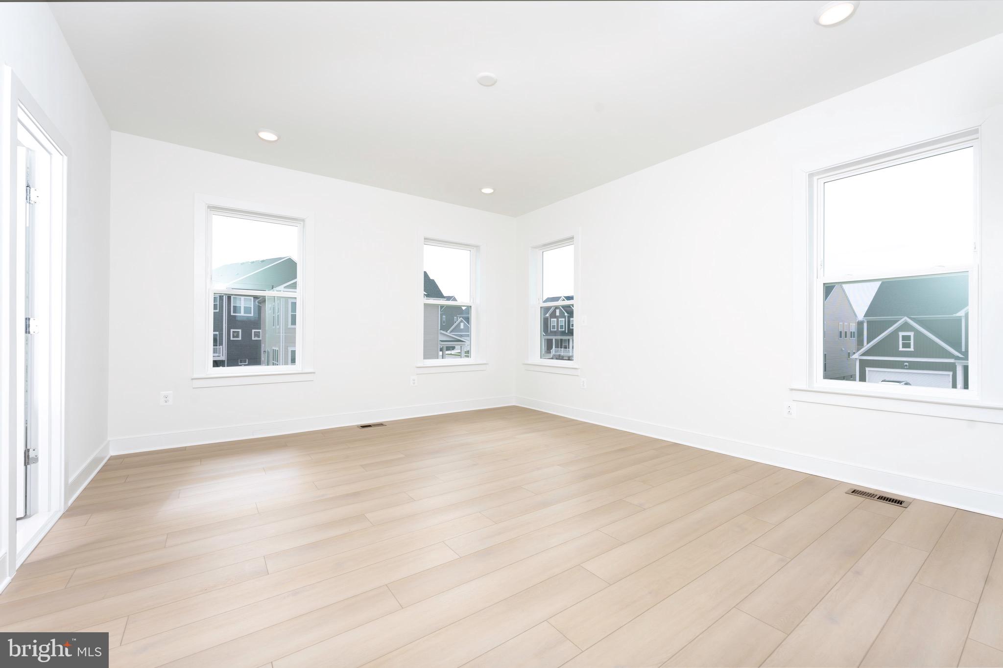 22520 Sculpin Brk Road Boyds, MD 20841 - Photo 15 of 34 Primary Suite Bedroom