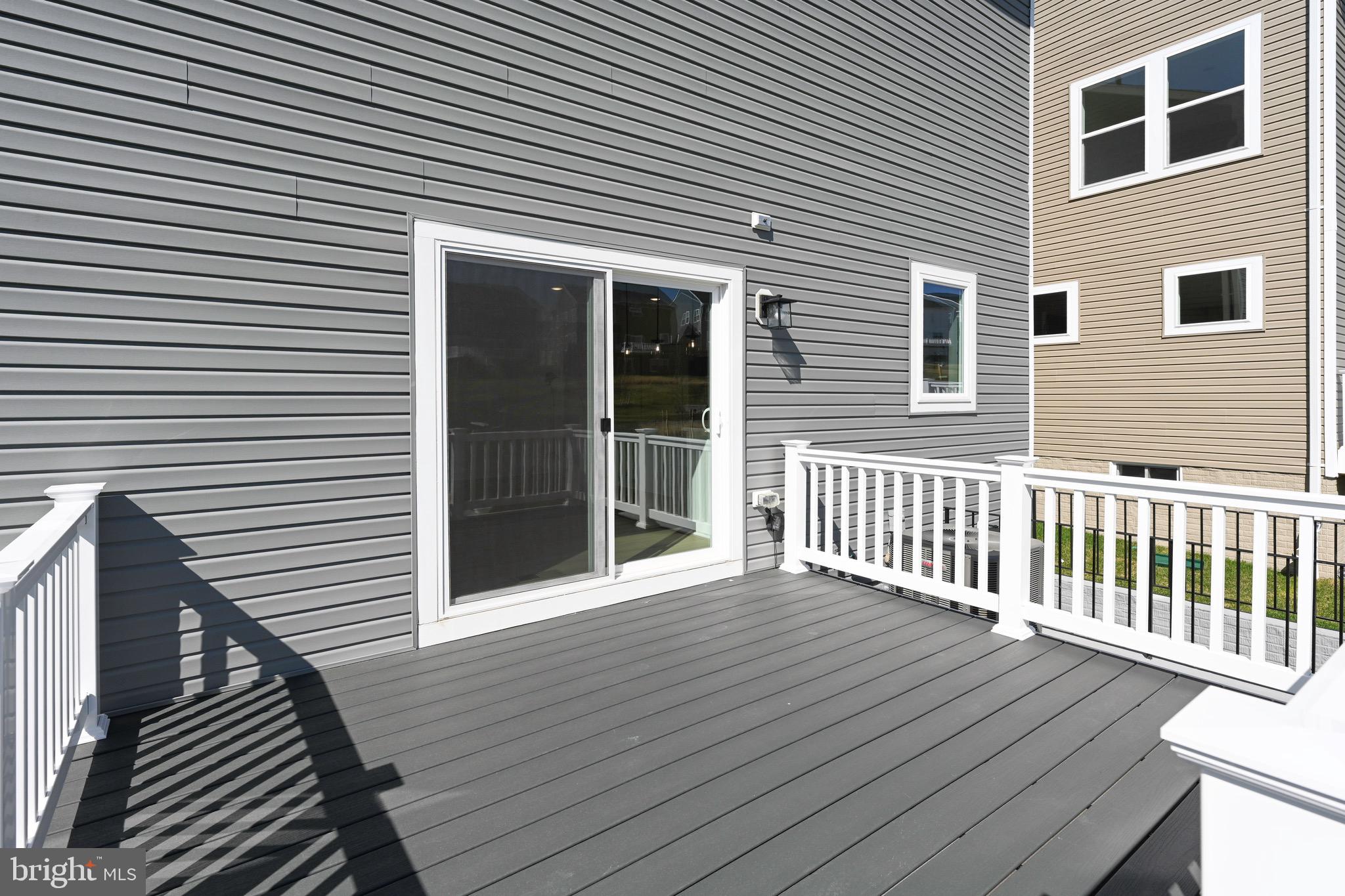 22520 Sculpin Brk Road Boyds, MD 20841 - Photo 7 of 34 Composite Deck